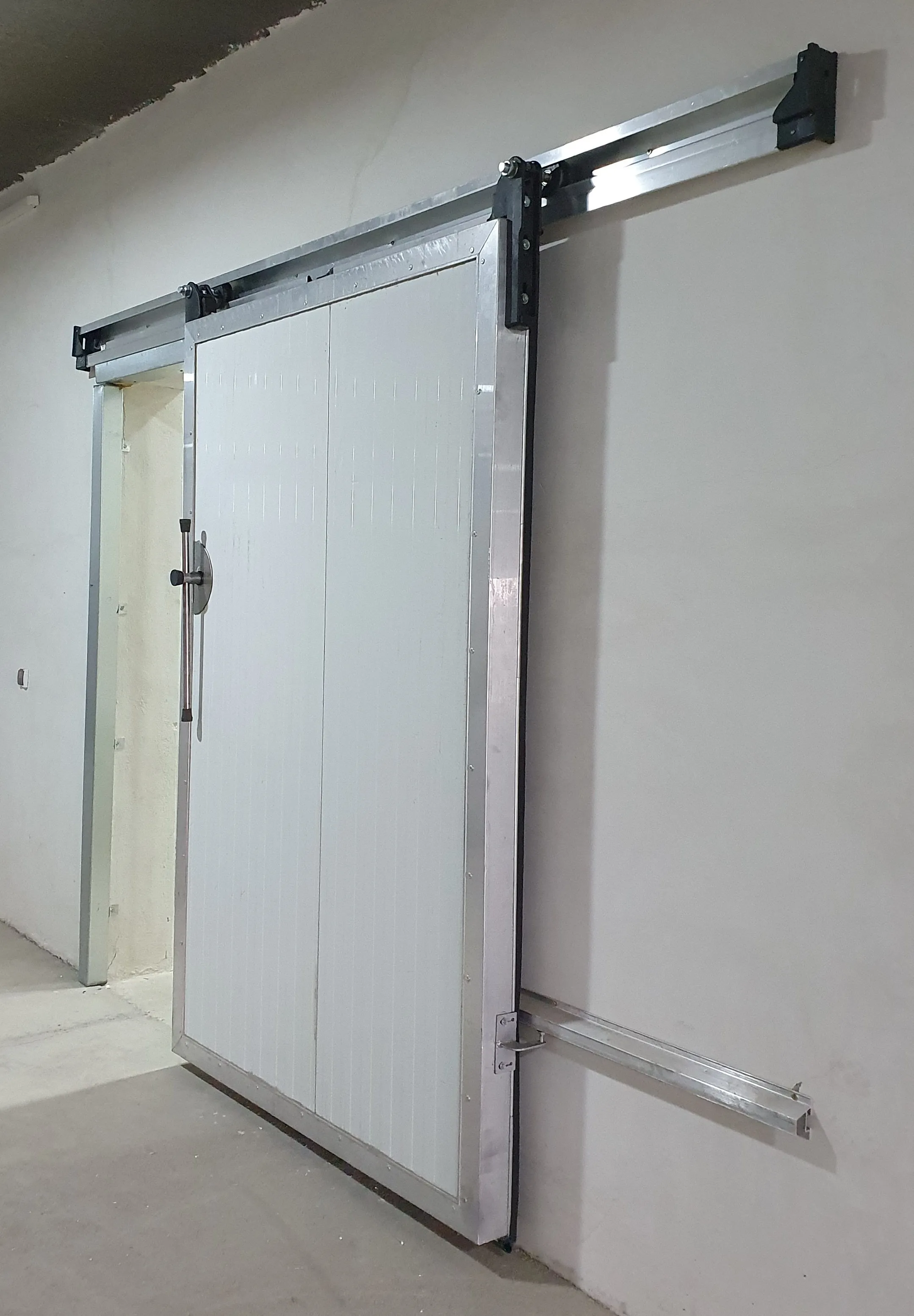 Small growing room doors — image 1