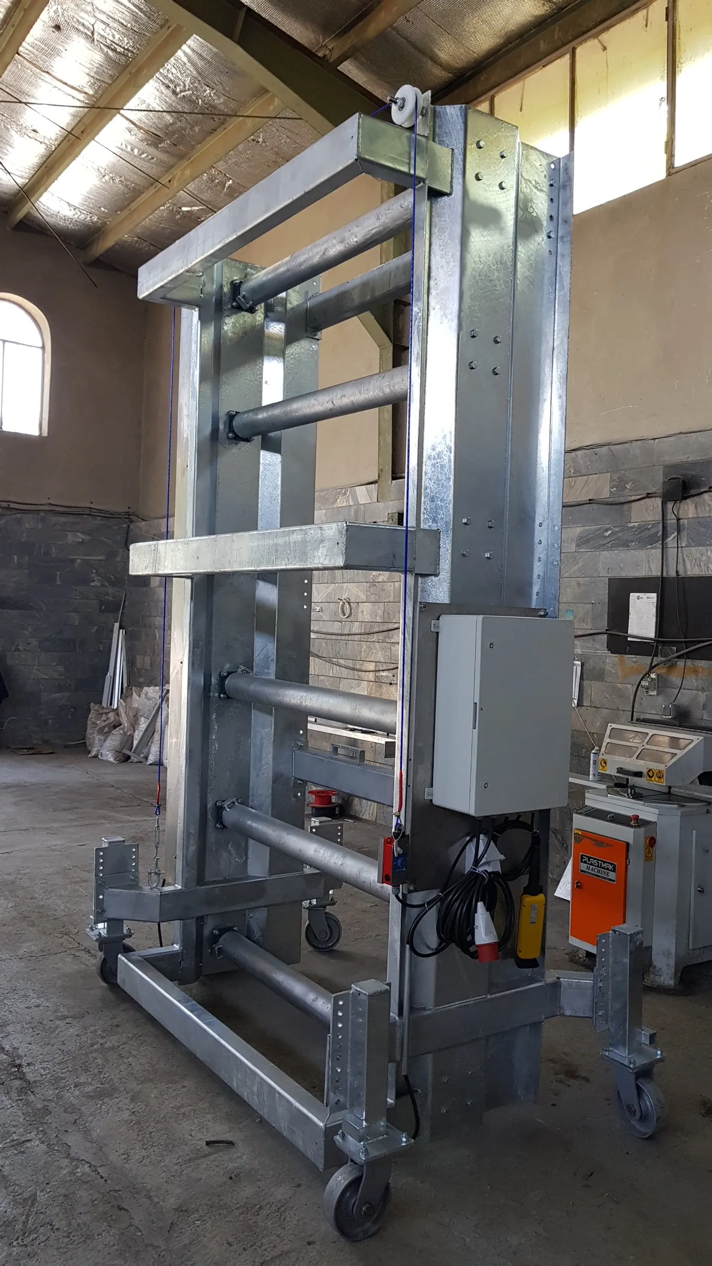 Emptying winch with Emptying conveyor — image 3